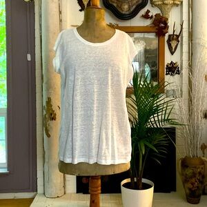 White linen cap sleeve top with back button detail in large
